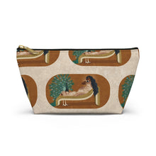 Load image into Gallery viewer, STRIKING | BEAUTY BAG
